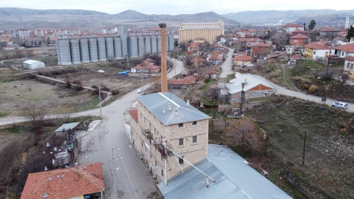 83 yıllık un fabrikası saat gibi çalışıyor