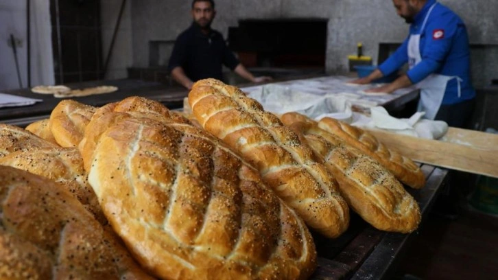 Adana'da 210 gram ekmek 10 lira oldu