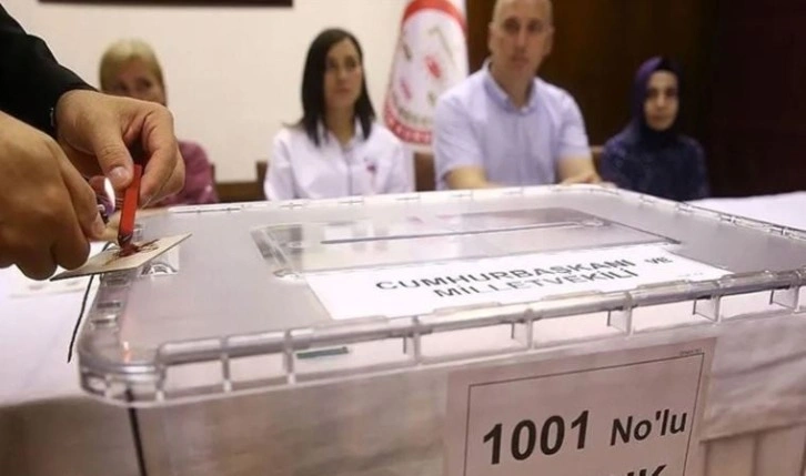 AKP'liler Hakkari’de seçim sonuçlarına itiraz etti