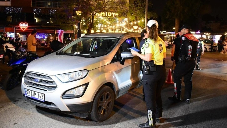 Antalya'da 4 bin polisle huzur uygulaması