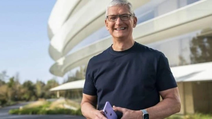 Apple CEO'su Cook: "Bizim için dünyada Çin'den daha kritik bir tedarik zinciri yok&qu