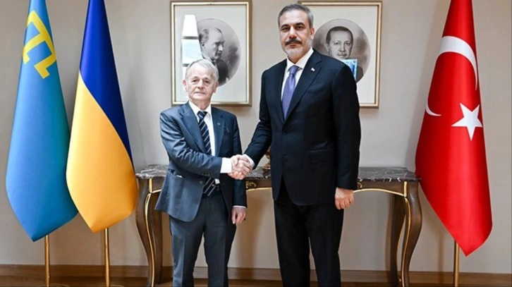 Bakan Fidan, Kırım Tatar Türklerinin lideri Mustafa Kırımoğlu ile görüştü