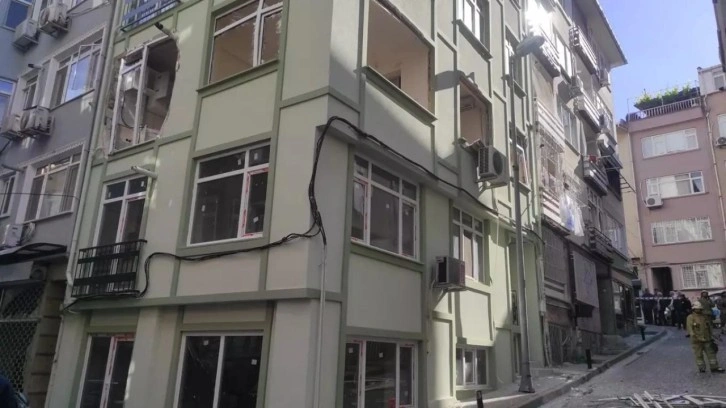 Beşiktaş'ta binada doğalgaz patlaması!