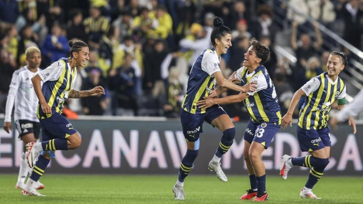 Beşiktaş'ı 3 golle yıktılar! Derbide kazanan Fenerbahçe