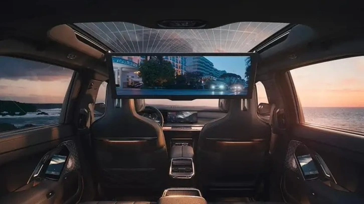 BMW, otomobillerin tavanına ekran koyacak! İşte sebebi