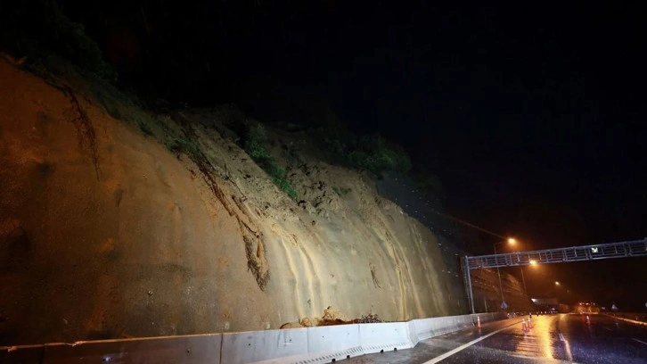 Bolu Dağı Tüneli İstanbul yönünde heyelan riski