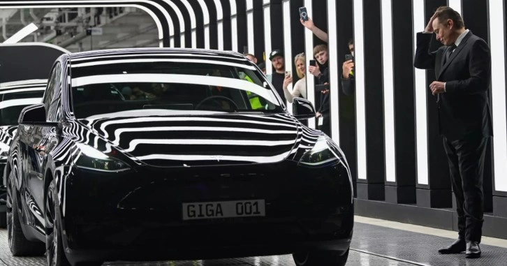 BYD aman vermiyor: Tesla'nın otomobil satışlarında sert düşüş!