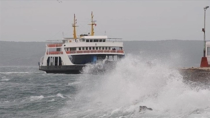 Deniz ulaşımına 'fırtına' engeli: Seferler iptal edildi