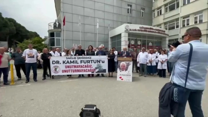 Dr. Kamil Furtun'un ölüm yıl dönümünde sağlık emekçileri anıldı