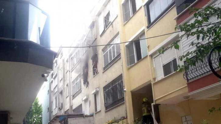 Edremit'te apartmanda yangın paniği