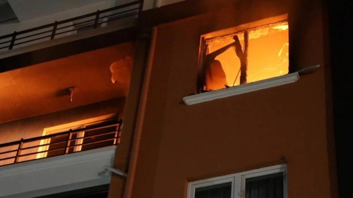 Eşiyle tartışan öfkeli koca evini ateşe verdi