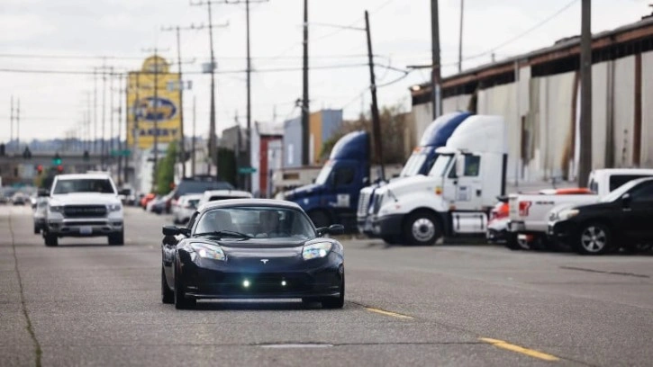 Eşsiz Tesla Roadster RR Prototipi Satışa Çıktı
