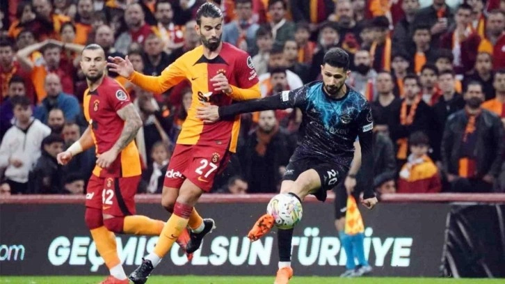 Galatasaray - Adana Demirspor maçı (CANLI YAYIN)