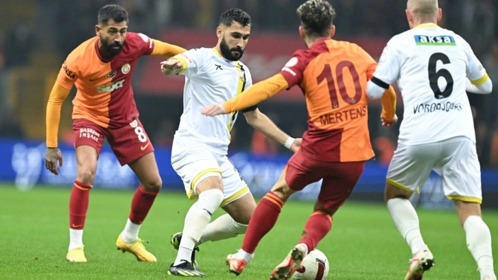 Galatasaray - Başakşehir maçı (CANLI YAYIN)