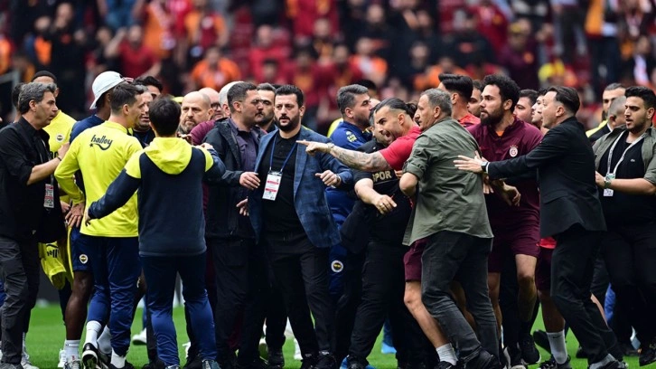 Galatasaray-Fenerbahçe maçında yaşanan olaylar! İstanbul Valiliğinden açıklama geldi