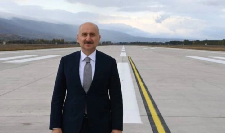 HDP'li Beştaş'tan Bakan Karaismailoğlu'na: Siirt Havaalanı'na neden uçuş yapılmı