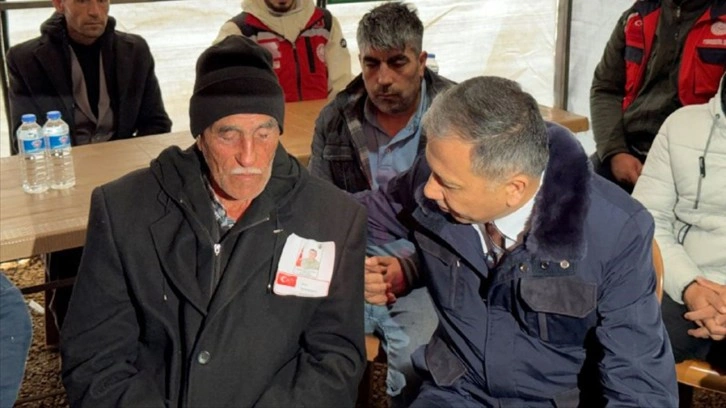 İçişleri Bakanı Yerlikaya'dan Kahramanmaraşlı şehit ailesine taziye ziyareti