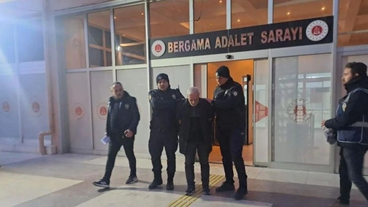 İzmir'de 73 yaşındaki 'torbacı', aracıyla uyuşturucu taşırken yakalandı