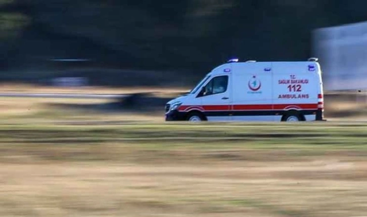 İzmir'de bir kişi hastanenin önündeki ambulansı çaldı