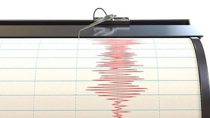 İzmir'de panik yaratan deprem! AFAD son depremin şiddetini açıkladı
