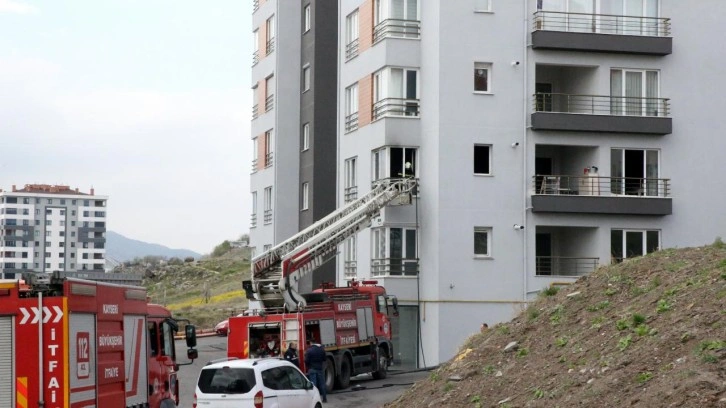 Kayseri'de yangın: Hastaneye kaldırıldılar