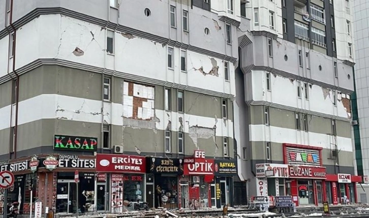 Kayseri’de 467 bina ağır hasarlı: Afet bölgesi ilan edilmeli