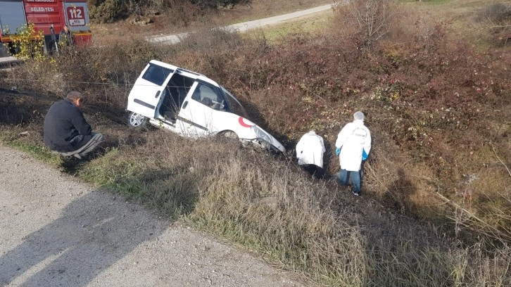 Kazada yaralanmasına rağmen annesinin cenazesi başında saatlerce bekledi