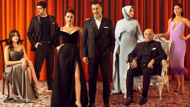 Kızılcık Şerbeti'nin 2. sezon afişinde Ceren Karakoç'un olmaması hayranlarını kızdırdı
