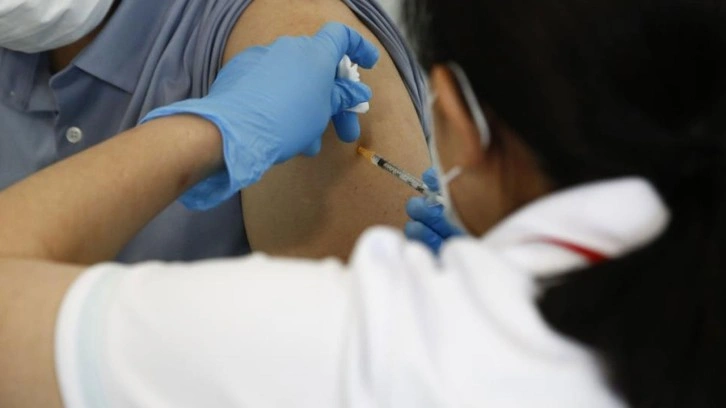 Korona aşısı yüksek riskli gruplara yapılabilir