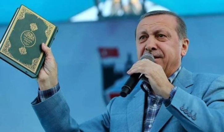 Kuran ile meydan meydan gezen Erdoğan, Kılıçdaroğlu'nu mezhep istismarı yapmakla suçladı