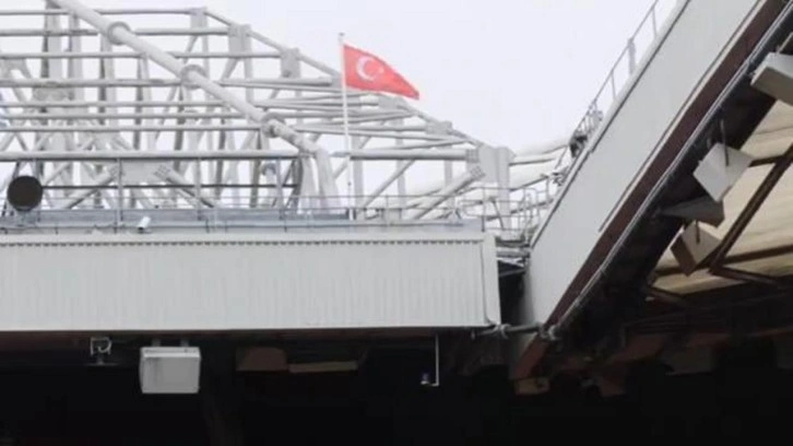 Manchester United Old Traffor'a Türk bayrağını dalgalandırdı! 