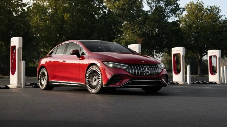 Mercedes ve Tesla, elektrikli otomobil için iş birliği yapıyor!