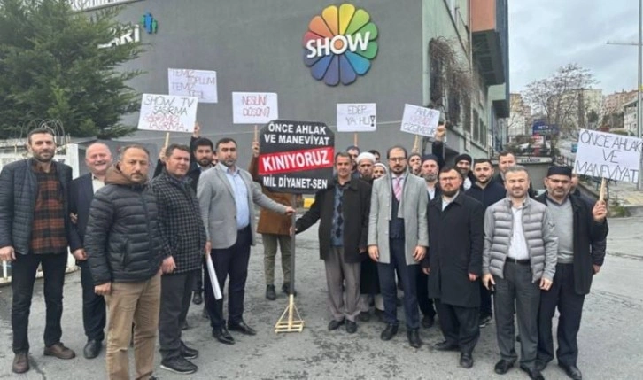 Mil Diyanet Sen'den Show TV önünde 'Kızılcık Şerbeti' protestosu