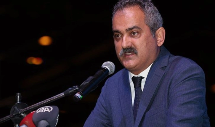 Milli Eğitim Bakanı Mahmut Özer'den velilere kayıt uyarısı
