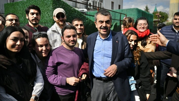 Milli Eğitim Bakanı'ndan, İzmir'e 23 yeni okul müjdesi
