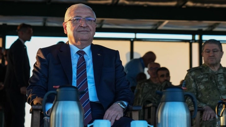 Milli Savunma Bakanı Yaşar Güler'e zorunlu askerlik devam edecek mi sorusu soruldu
