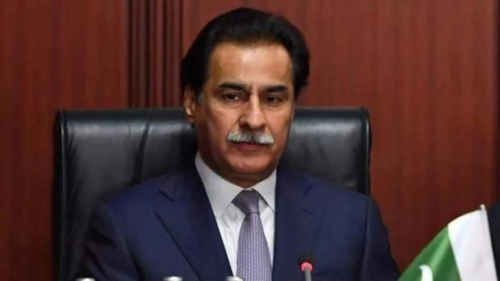 Pakistan'da Ekonomik İşler Bakanı Sadık görevinden istifa etti