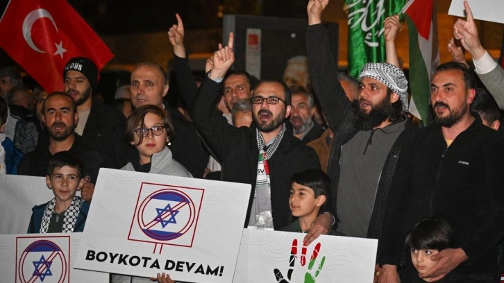 Soykırımcı İsrail, ABD'nin Ankara Büyükelçiliği önünde protesto edildi