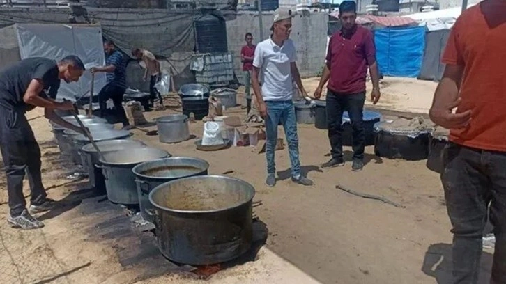 Türk Kızılayı Gazze Şeridi'nde yeniden sıcak yemek dağıtımına başladı