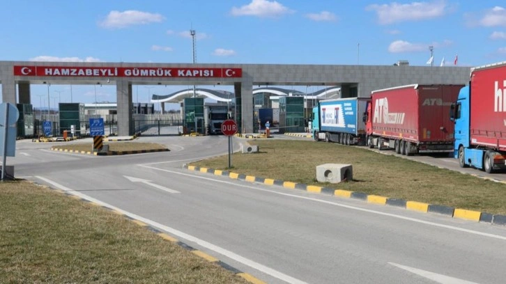 Türkiye-Bulgaristan sınırında kilometrelerce tır kuyruğu oluştu!