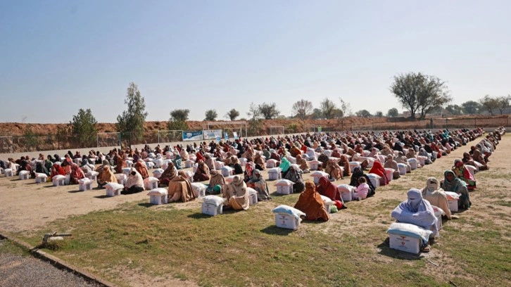 Türkiye Diyanet Vakfı, Pakistan'da ramazan yardımı dağıtımına devam ediyor