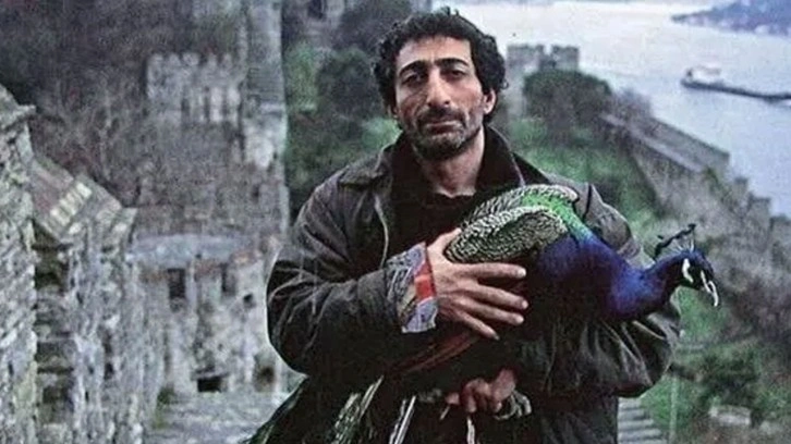 Ünlü oyuncu Ahmet Uğurlu hayatını kaybetti! Acı haberi Cem Yılmaz duyurdu
