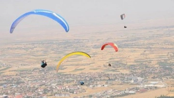 10. Akşehir XC Open Türkiye Yamaç Paraşütü Yarışması başladı