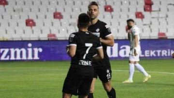 10 kişi kalan Sakaryaspor İzmir'de 3 golle yıkıldı!