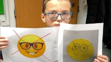 10 Yaşında Çocuktan "Gözlüklü Emojiyi Değiştirin" Kampanyası - Webtekno