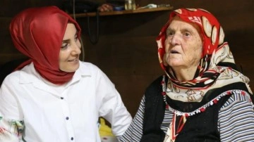 102 yaşındaki Cemile ninenin Cumhurbaşkanı Erdoğan sevgisi