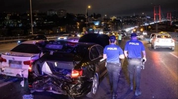 15 Temmuz Şehitler Köprüsü'nde zincirleme kaza: 1 kişi yaralı, 7 araç hasarlı