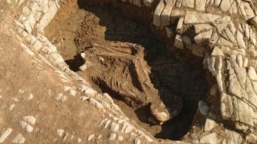 1500 Yıllık Gizemli Bir Mezarlık Bulundu - Webtekno
