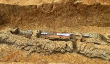 1600 yıllık devasa 'iblis katili kılıç' bulundu