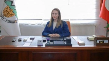 22 yaşındaki en genç belediye başkanı Zeynep Çelik, mazbatasını aldı